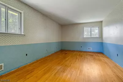 125 Clover Hill Dr, Mount Olive, NJ 07836 - Photo 8