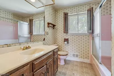 125 Clover Hill Dr, Mount Olive, NJ 07836 - Photo 12