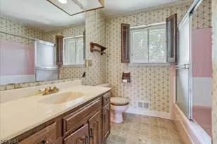 125 Clover Hill Dr, Mount Olive, NJ 07836 - Photo 12