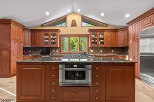 8 Cracco Ln, Wayne, NJ 07470 - Photo 16