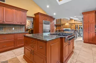 8 Cracco Ln, Wayne, NJ 07470 - Photo 16