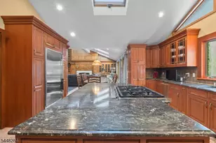 8 Cracco Ln, Wayne, NJ 07470 - Photo 18