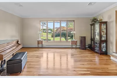 8 Cracco Ln, Wayne, NJ 07470 - Photo 12
