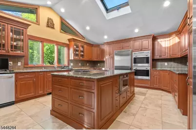 8 Cracco Ln, Wayne, NJ 07470 - Photo 2