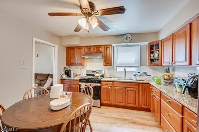 183 Laurel Ave, Union Township, NJ 07083 - Photo 12