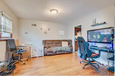 183 Laurel Ave, Union Township, NJ 07083 - Photo 8