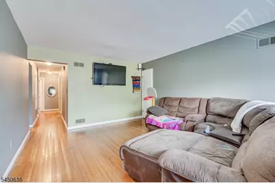 183 Laurel Ave, Union Township, NJ 07083 - Photo 6