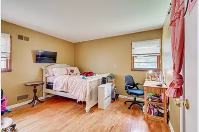 183 Laurel Ave, Union Township, NJ 07083 - Photo 18