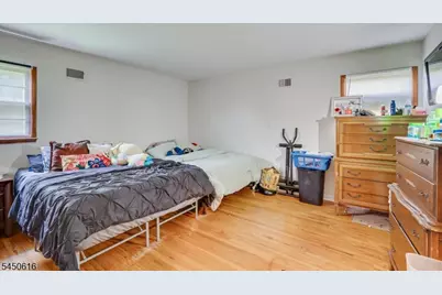 183 Laurel Ave, Union Township, NJ 07083 - Photo 16