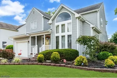 7 Hoagland Ct, Bridgewater, NJ 08807 - Photo 2