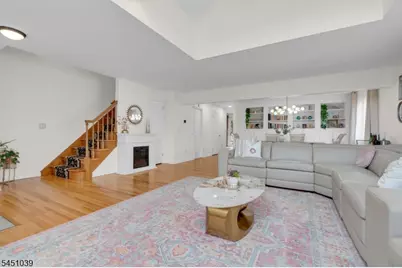 7 Hoagland Ct, Bridgewater, NJ 08807 - Photo 4