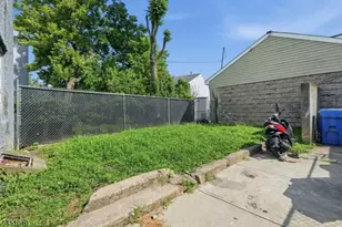 32 Jefferson St, Paterson, NJ 07522 - Photo 4