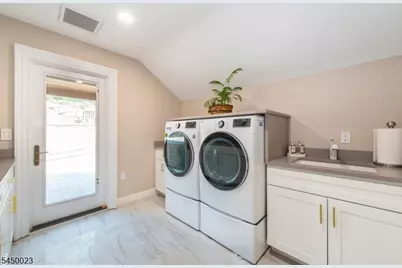 11 Ford Ln, Roseland, NJ 07068 - Photo 32