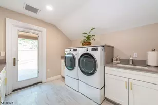 11 Ford Ln, Roseland, NJ 07068 - Photo 32