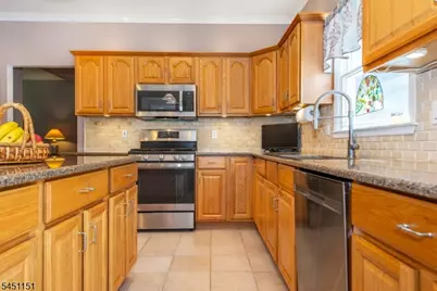 2 Kingston Ct, Jefferson Township, NJ 07438 - Photo 8