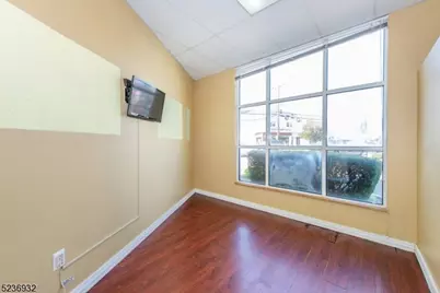 290 Union Blvd, Totowa, NJ 07512 - Photo 6