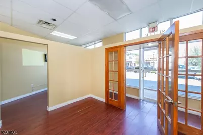 290 Union Blvd, Totowa, NJ 07512 - Photo 4