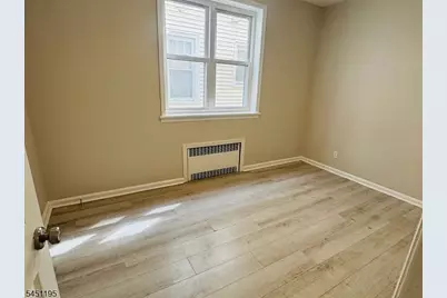 704 N 6th St, Newark, NJ 07107 - Photo 8