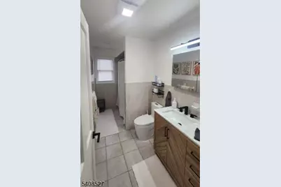 731 Lake Ave #2, Lyndhurst Township, NJ 07071 - Photo 8