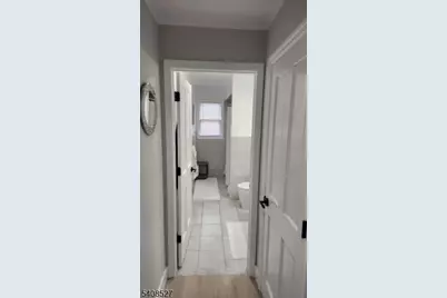 731 Lake Ave #2, Lyndhurst Township, NJ 07071 - Photo 4