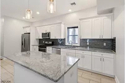 25 Grunwald St, Clifton, NJ 07013 - Photo 8