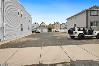 25 Grunwald St, Clifton, NJ 07013 - Photo 16
