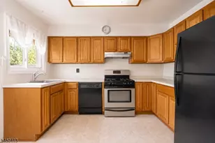 110 Patricia Pl, Clifton, NJ 07012 - Photo 2