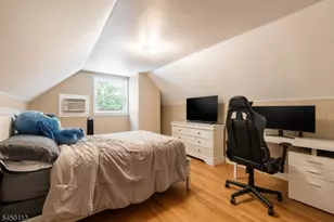 110 Patricia Pl, Clifton, NJ 07012 - Photo 10