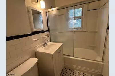 28 Knopf St #2B, Linden, NJ 07036 - Photo 6