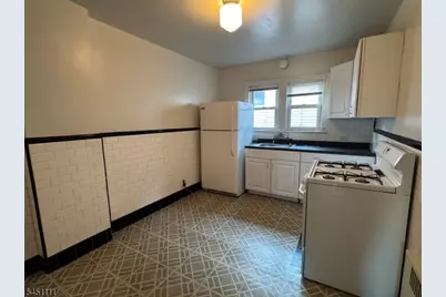28 Knopf St #2B, Linden, NJ 07036 - Photo 4