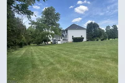 8 Stiles Ln, Franklin Township, NJ 08823 - Photo 4