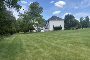 8 Stiles Ln, Franklin Township, NJ 08823 - Photo 4