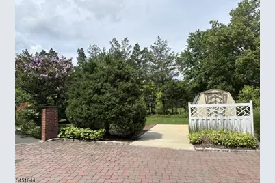 8 Stiles Ln, Franklin Township, NJ 08823 - Photo 34