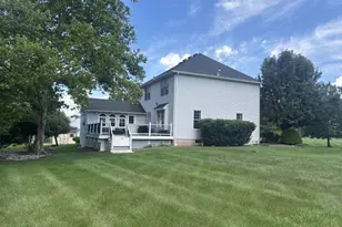 8 Stiles Ln, Franklin Township, NJ 08823 - Photo 2