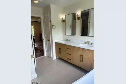 8 Stiles Ln, Franklin Township, NJ 08823 - Photo 22