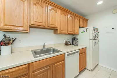 15 Wedgewood Drive #85, Verona, NJ 07044 - Photo 8