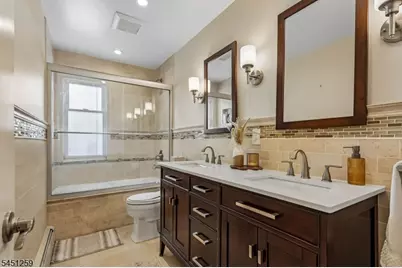 40 Oleander Way, Clark Township, NJ 07066 - Photo 12