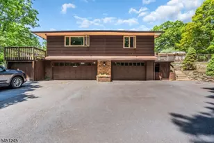 10 Sussex St, Byram Township, NJ 07874 - Photo 34