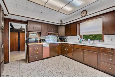 10 Sussex St, Byram Township, NJ 07874 - Photo 12