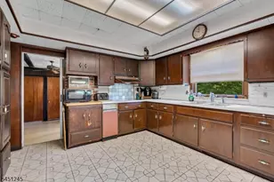 10 Sussex St, Byram Township, NJ 07874 - Photo 12