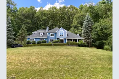 39 Radcliffe Dr, Sparta Township, NJ 07871 - Photo 2