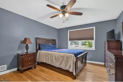 870 Crescent Dr, Rahway, NJ 07065 - Photo 14