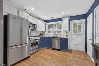870 Crescent Dr, Rahway, NJ 07065 - Photo 12