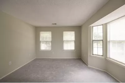 361 Hadleigh Ln, North Brunswick Township, NJ 08902 - Photo 16