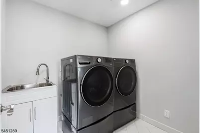 311 Martin Rd, Union Township, NJ 07083 - Photo 24