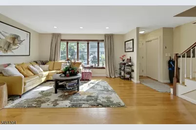 39-21 Knott Ter, Fair Lawn, NJ 07410 - Photo 4