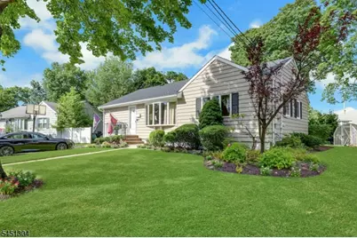 39-21 Knott Ter, Fair Lawn, NJ 07410 - Photo 2