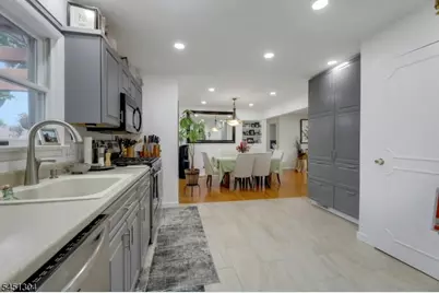 39-21 Knott Ter, Fair Lawn, NJ 07410 - Photo 10