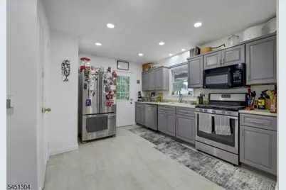 39-21 Knott Ter, Fair Lawn, NJ 07410 - Photo 8