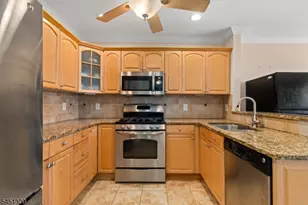 43 Manchester Ct, Kinnelon, NJ 07405 - Photo 6
